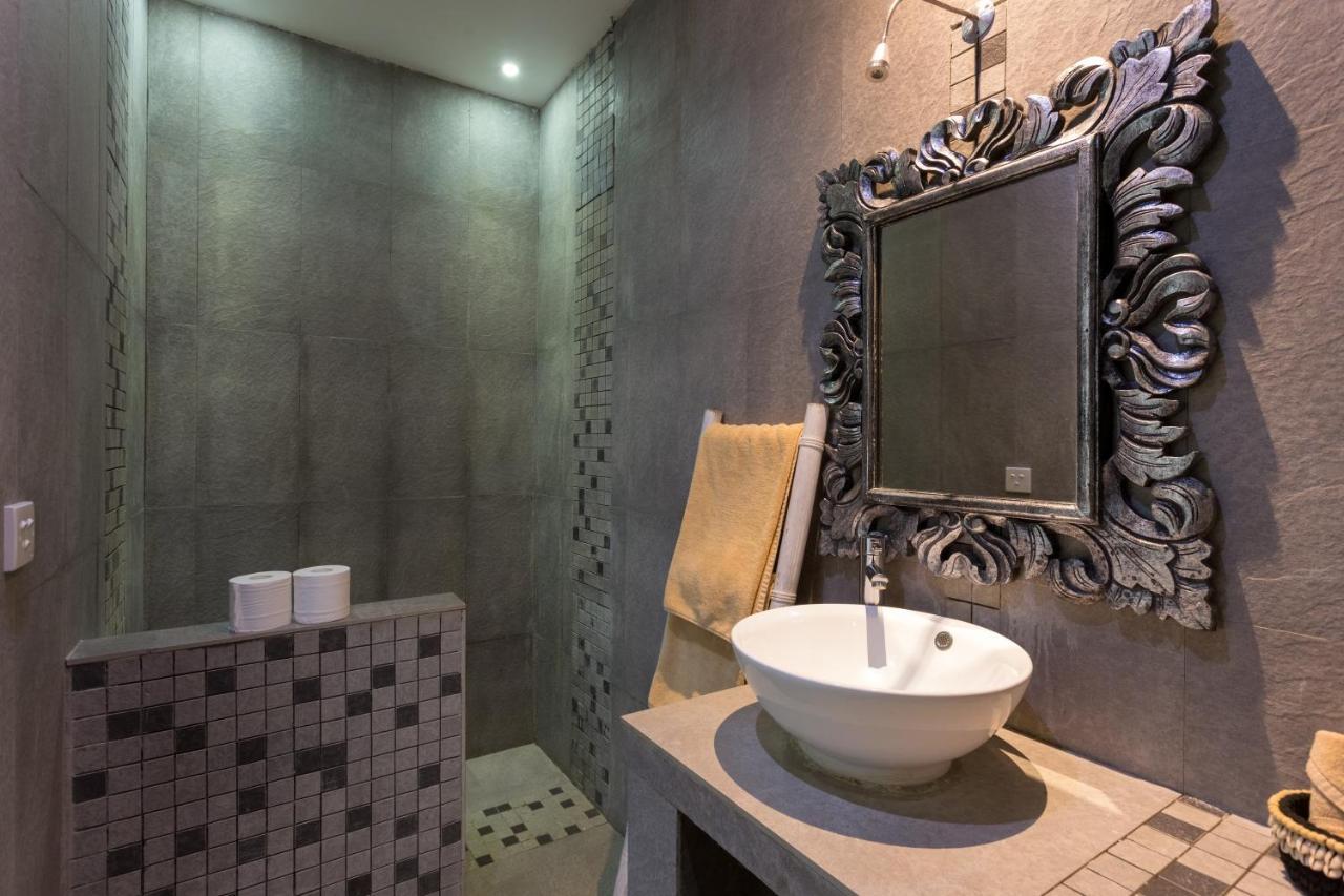 Cocowhite Villa Seminyak Esterno foto