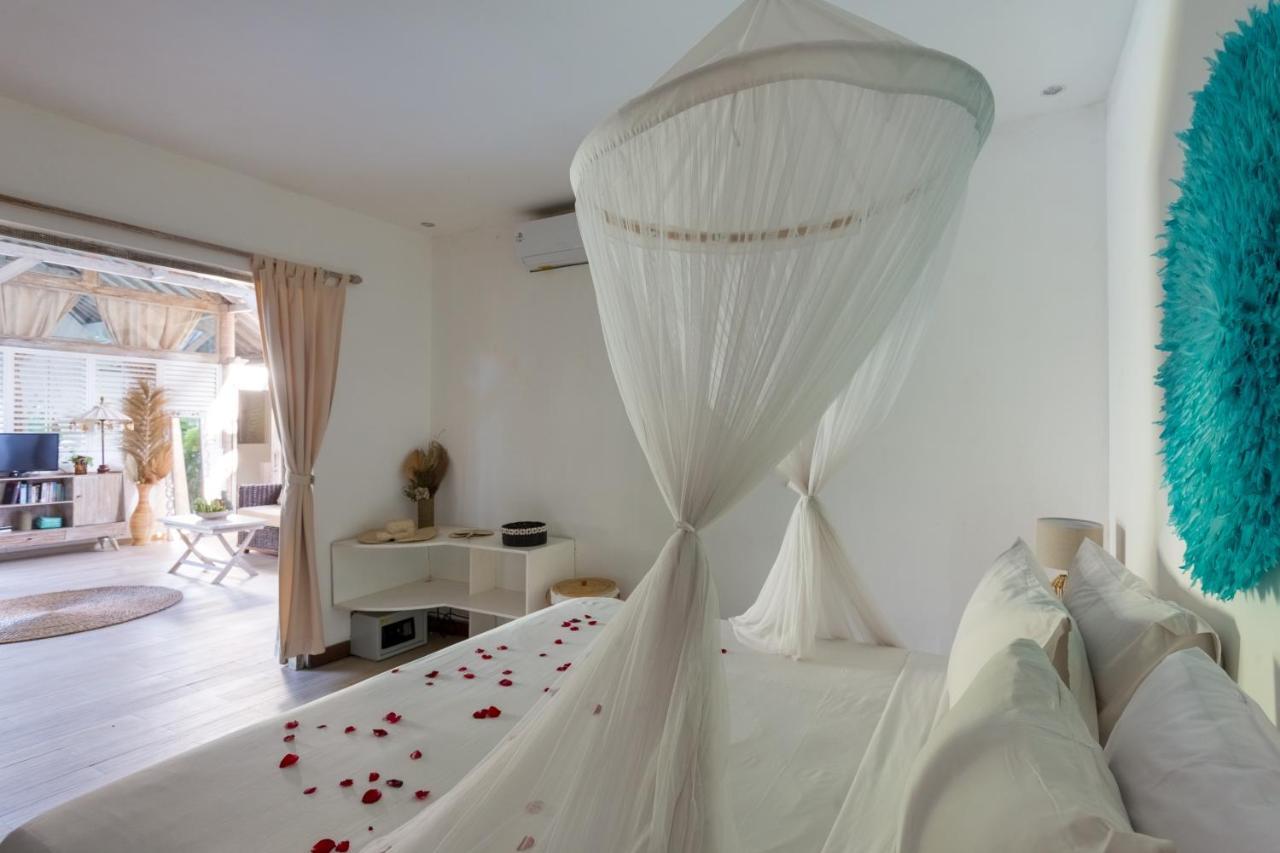 Cocowhite Villa Seminyak Esterno foto