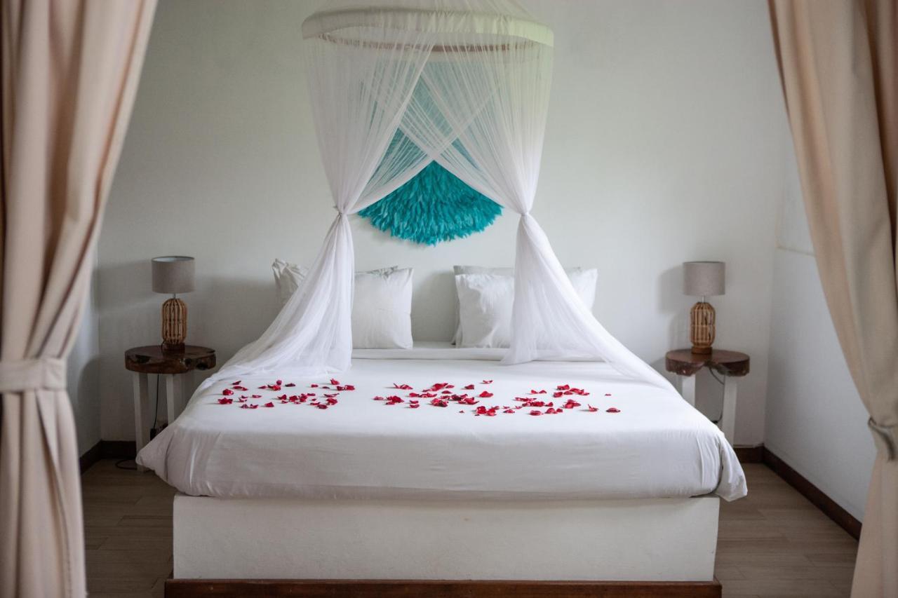 Cocowhite Villa Seminyak Esterno foto